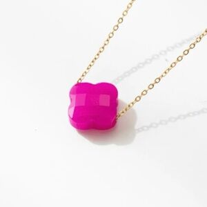 NWT 18k Gold plated stainless steel hot pink clover necklace 18”